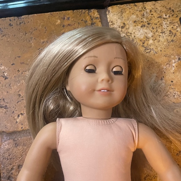 American Girl Blonde Isabelle Palmer retired girl of the year - Picture 6 of 11